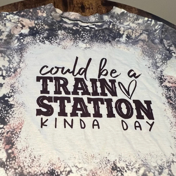 EMERY ROSE : ladies Yellowstone themed t-shirt. Size: 1XL - Picture 2 of 10